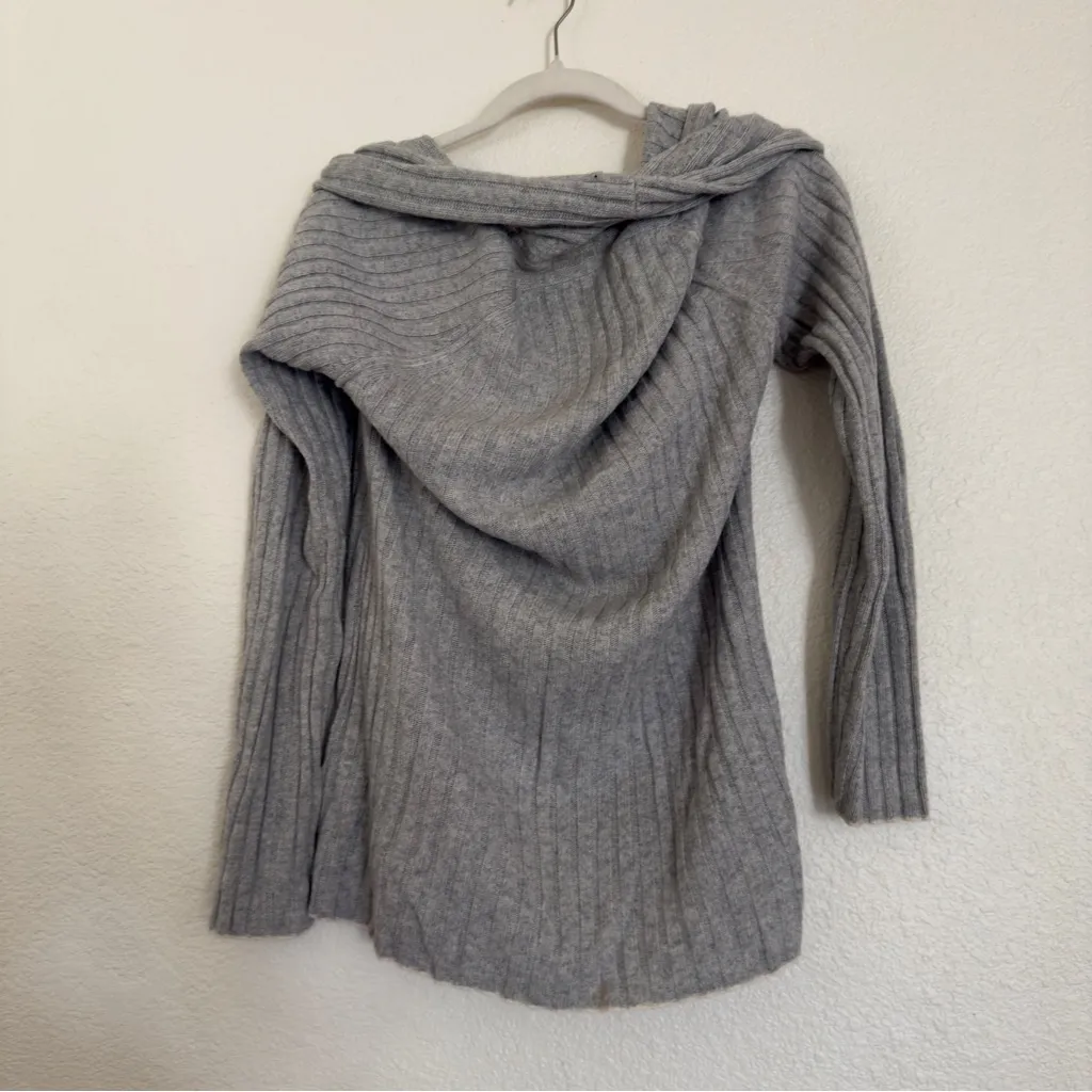 Banana Republic Luxury Cashmere Blend Gray Cowl Neck Long Sleeve Sweater large - Image 6