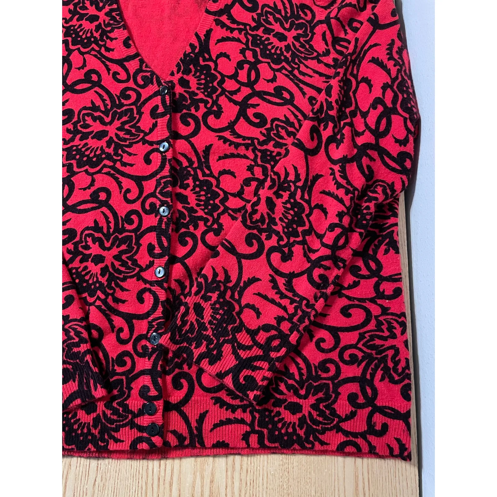 B40 Women’s Sag Harbor Lightweight Cardigan Sweater Red Black size XL - Image 2