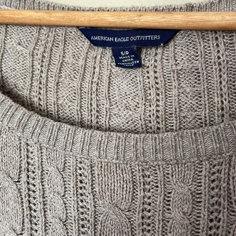 AEO cable sweater in SZ S gently worn - Image 2