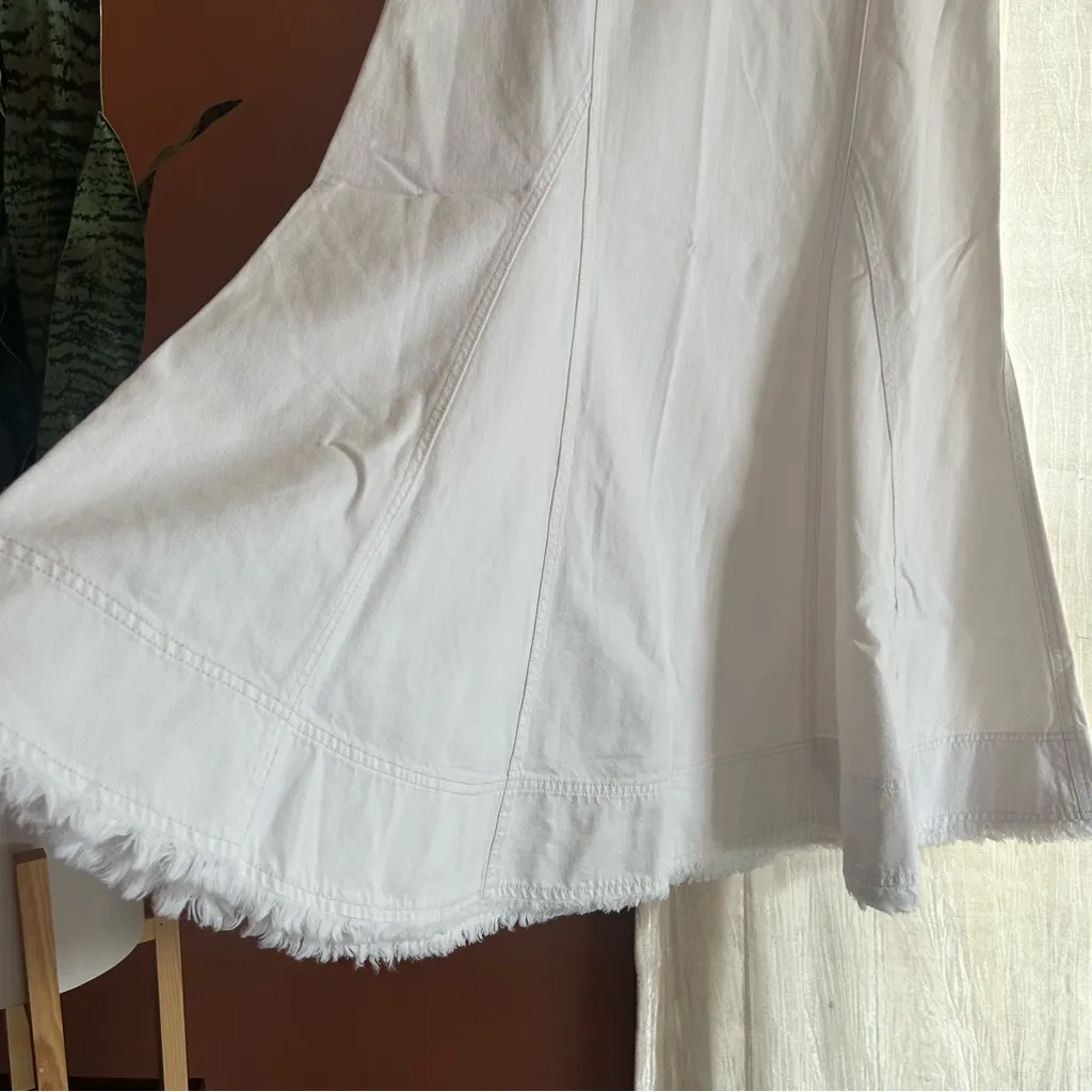 Madewell Fluted Midi Skirt in Tile White Denim Raw Hem NWT Size 25‎ (US 0) - Image 2