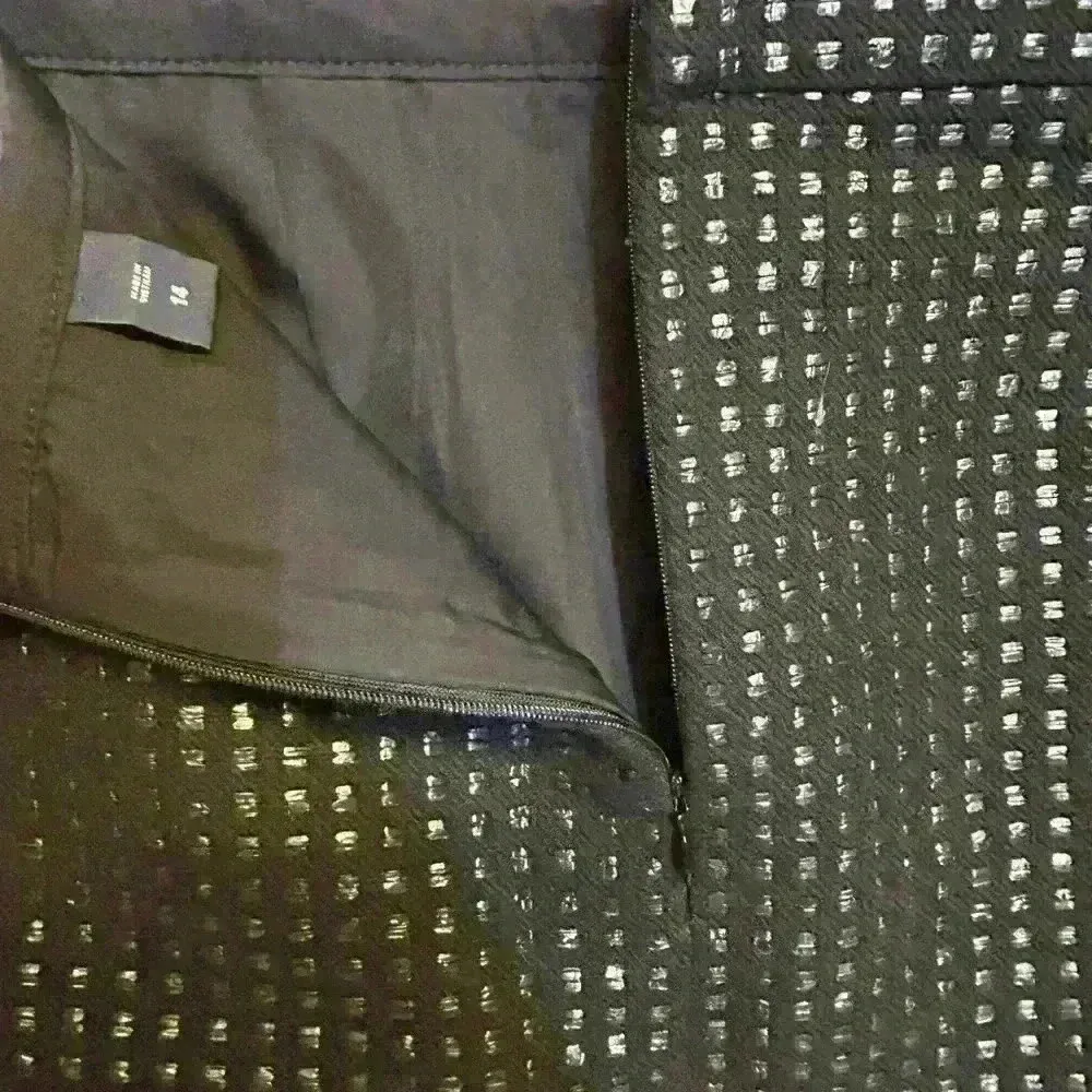 NWT Gap Black Textured Square Pattern Lined Mini Skirt faux leather Size 14 - Image 8