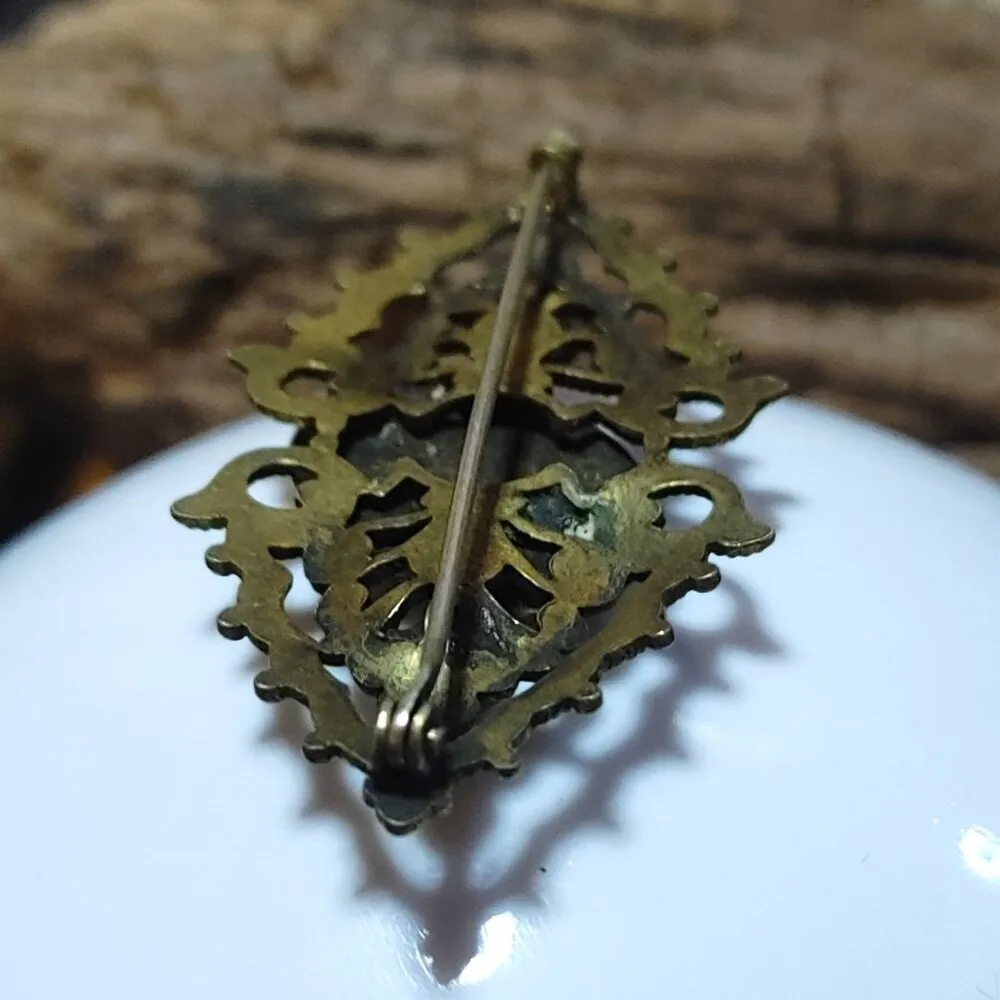 Antique Vintage Brass Brooch Green Cabochon Rhinestone Ornate Filigree FLAW - Image 4