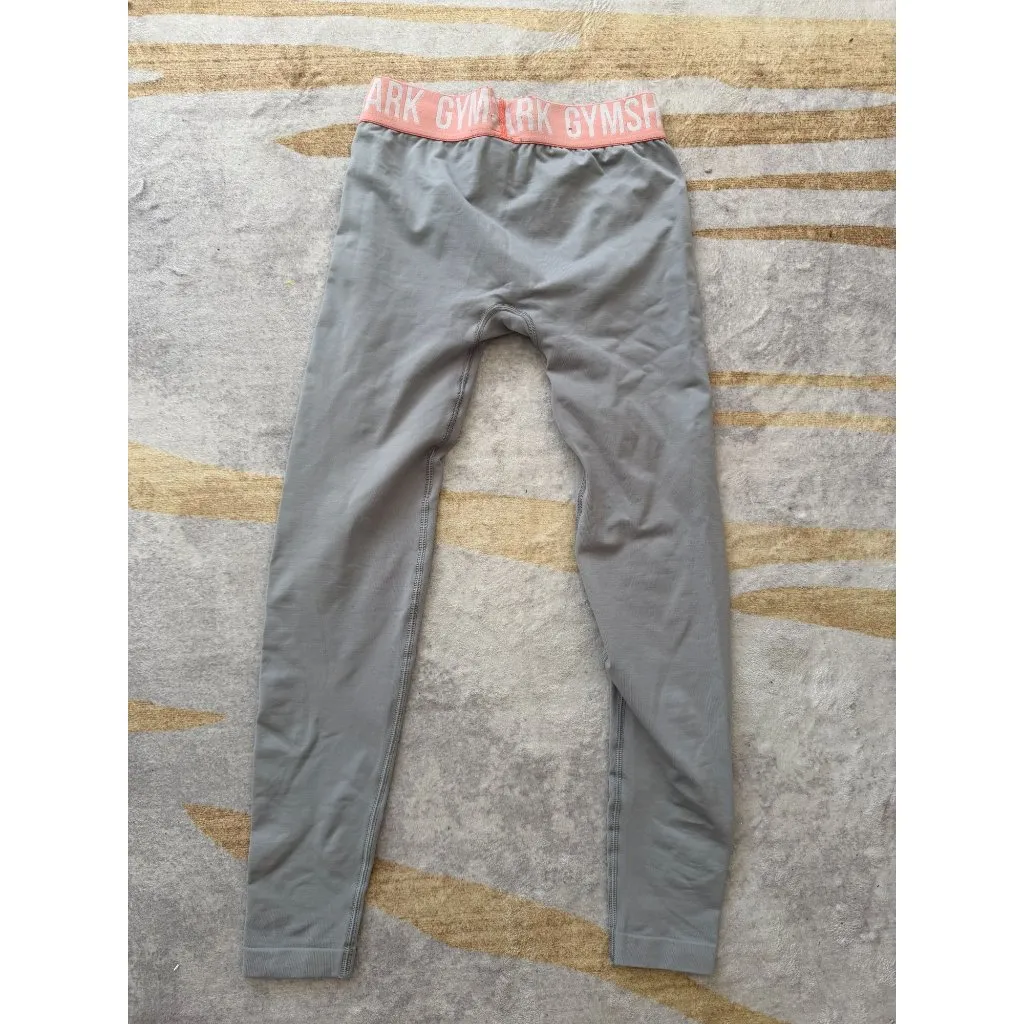 GYMSHARK Gray Peach Logo Waistband Crop Leggings Size Small - Image 2