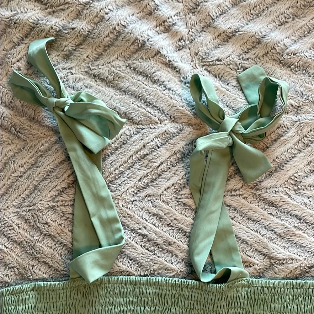 Green Smocked Peplum Crop Top size large‎ - Image 4