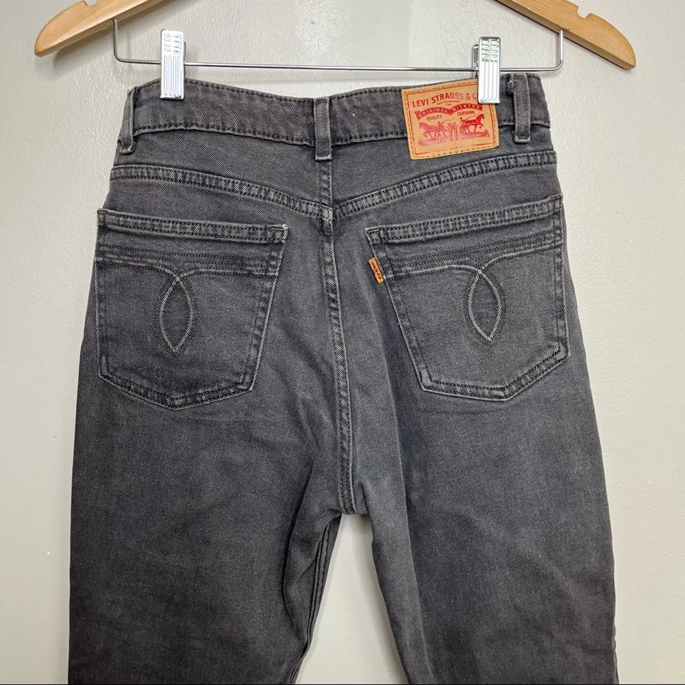 Levi’s 721 Vintage High Rise Grey Cropped Distressed Hem Jeans Size 27 - Image 6