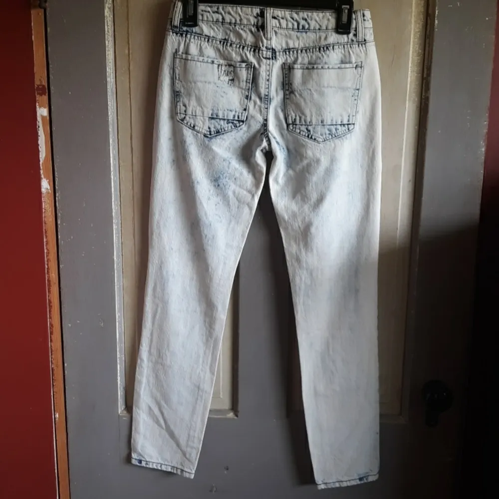 MUDD acid wash distressed jeans - Image 6