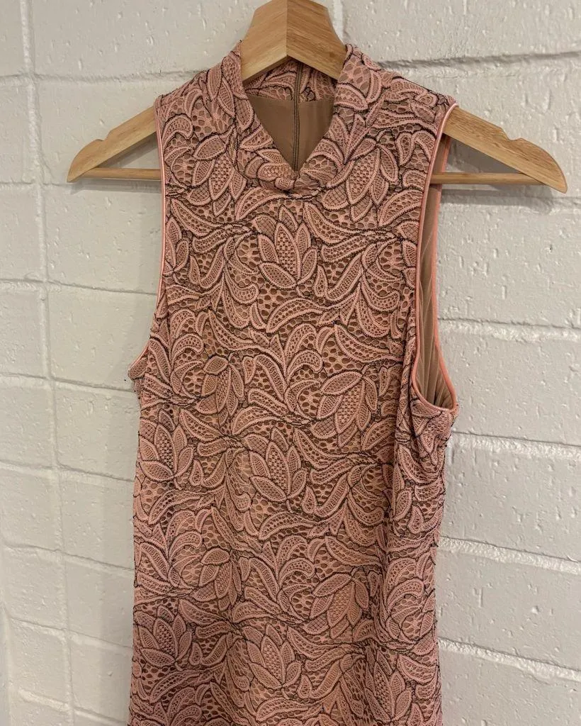 Dress the Population Norah body con dress in pink lace - Image 4