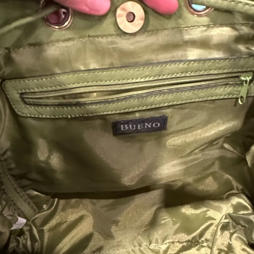 GUC BUENO MINI GREEN BACK PACK MISSING BACK STAPS. - Image 4