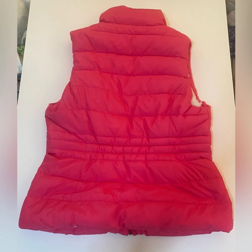 Hot Pink Zip Up Sherpa Lined Puffer Vest Sz Sm NWT - Image 3