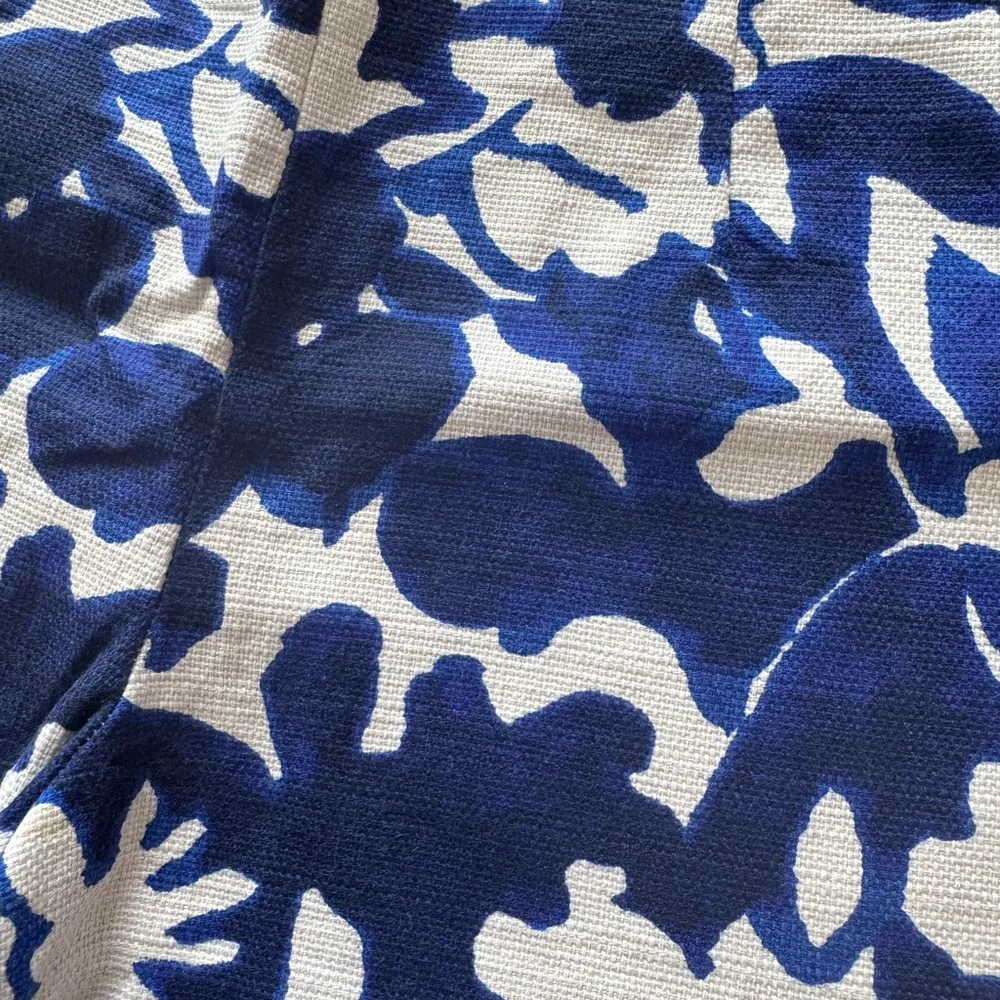 Women's Zara Blue and White High Waist Shorts with Bold Print Floral Size S - Image 3