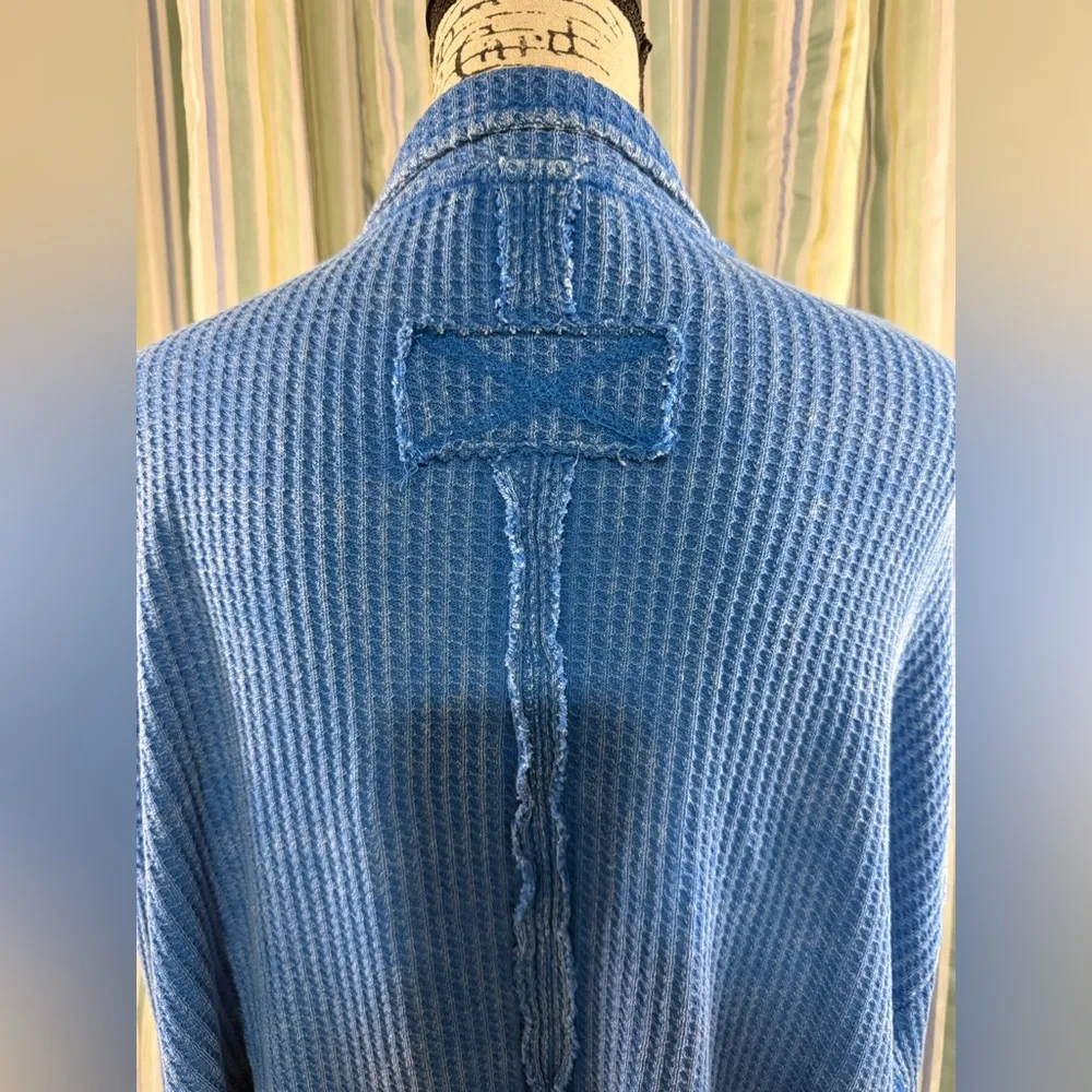 Zenana Ladies Waffle Knit Cropped Scallop Front L/S Shirt Jacket Blue Sz Lg/XL - Image 8