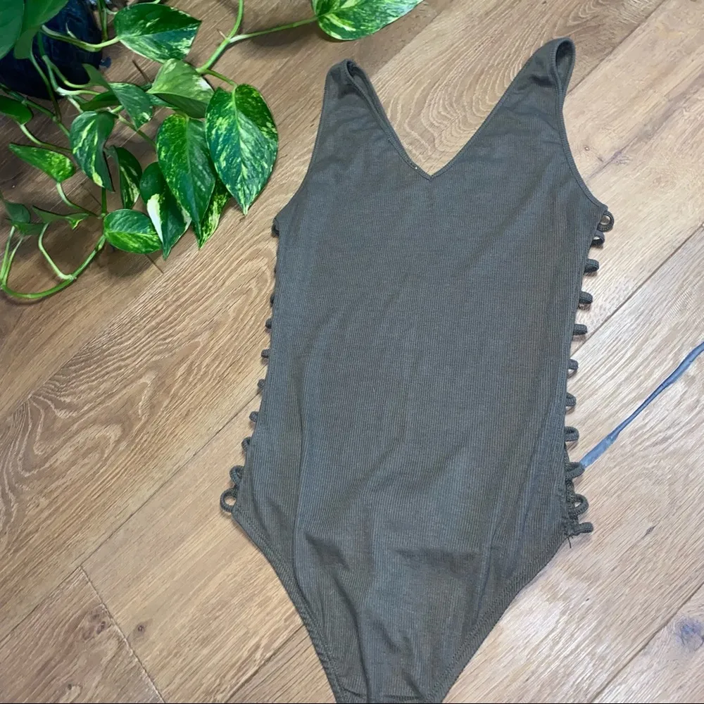 bodysuit cutout side detail - Image 6