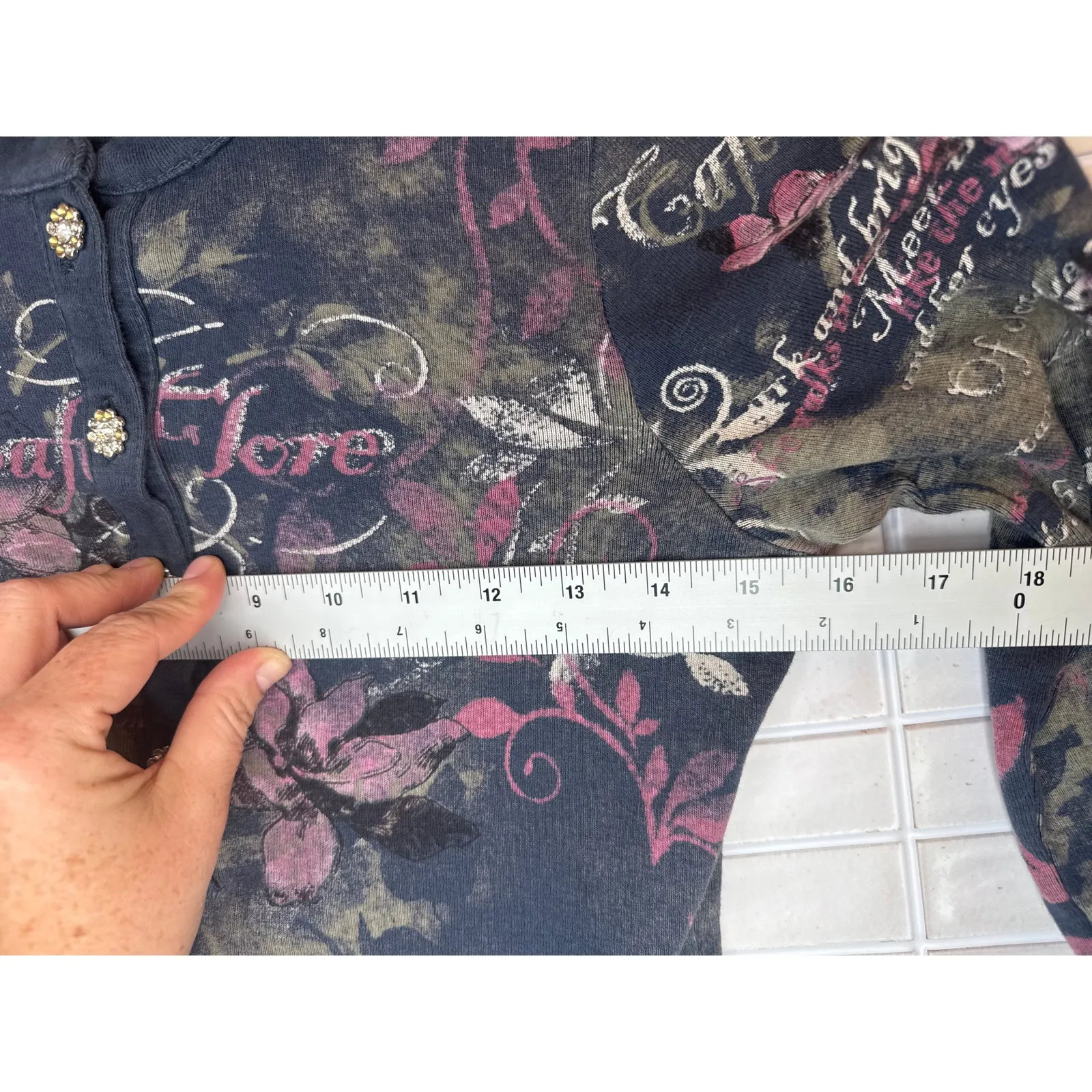 Boho Chic Women’s Top Small Dark Gray Floral Abstract Half Sleeve - Image 8