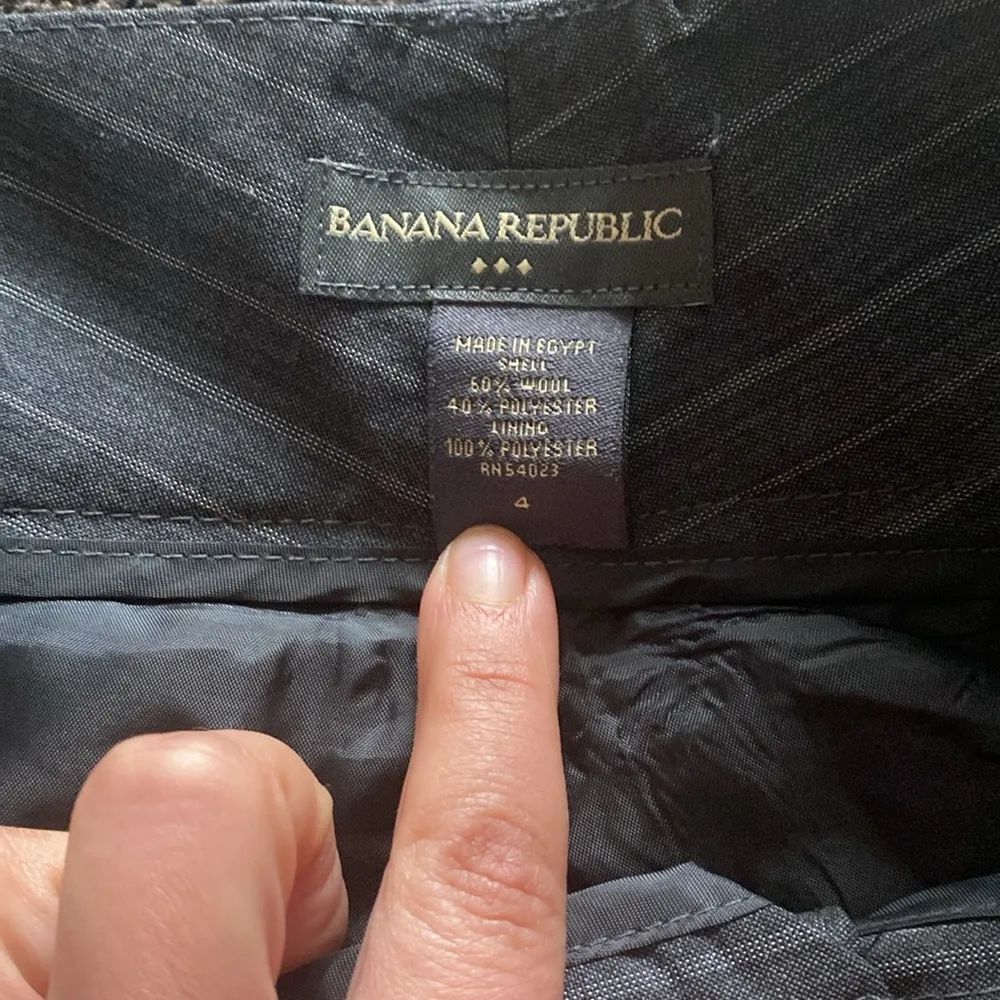 Banana Republic  gray pinstripe pants size 4 - Image 3