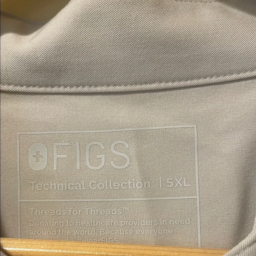 Womens New Figs Rafaela Three Pocket Scrub Top Slate Plus Size 5XL - Image 3