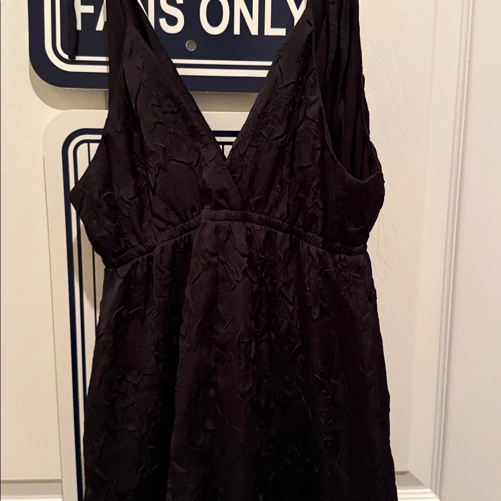 Black Sleeveless V-Neck Romper - Image 7