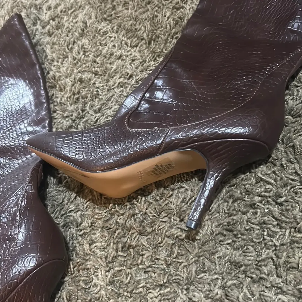 EXPRESS  Brown Knee High Heeled Wide Legged Boots Size 7 - Image 2