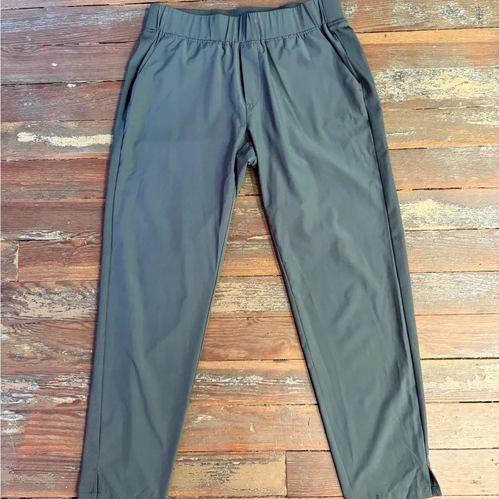 Quince Athletic Style Flowy Pull On Casual Pants ~ Size Small 💛🍄 Gray - Image 5
