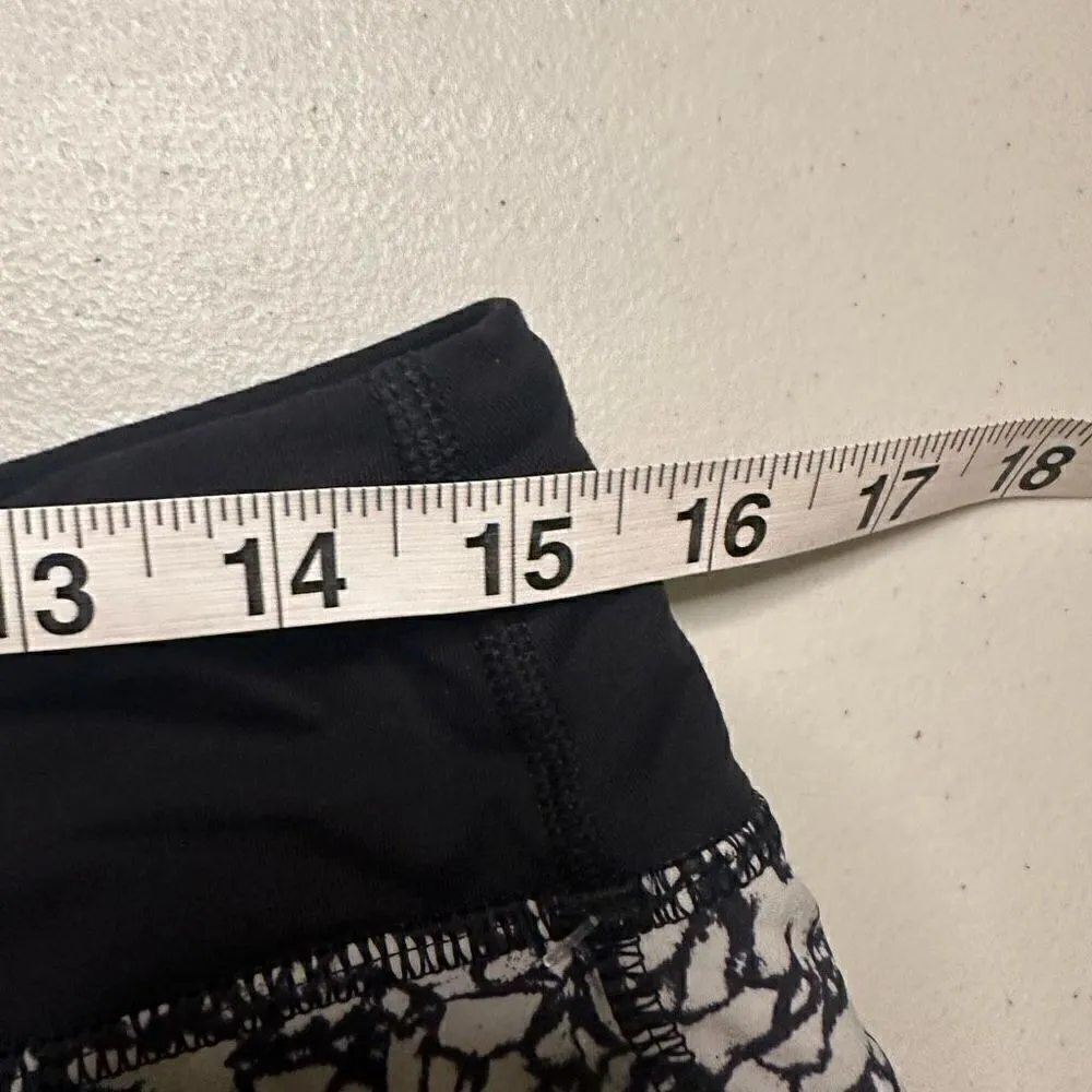 Lululemon hotty hot shorts 6 - Image 4