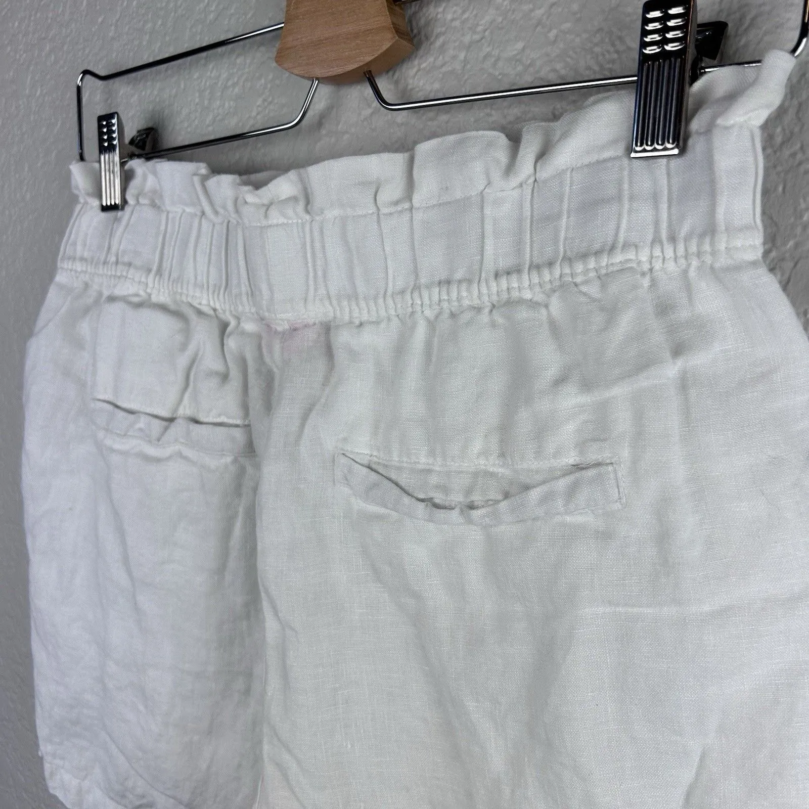 Isaac Mizrahi New York Women's 100% Linen Paperbag Waist Shorts Size S - Image 3