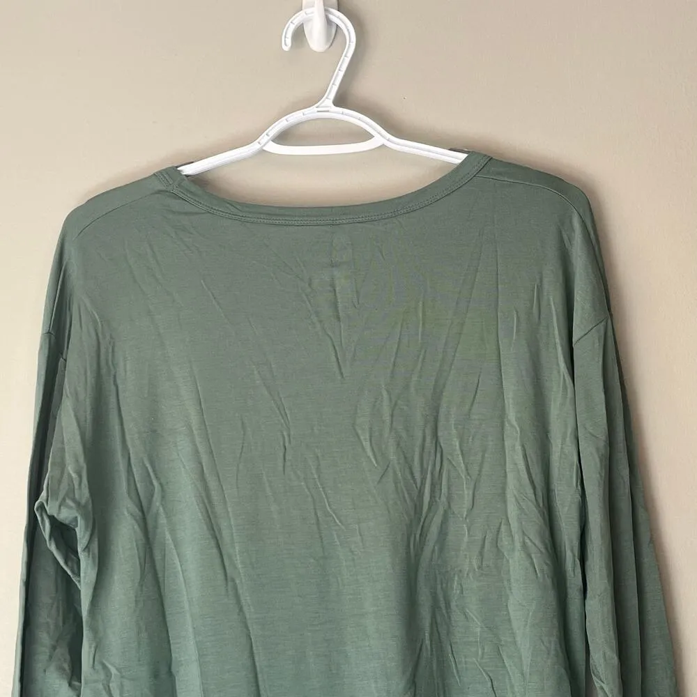 NWT! All in Motion Green Long Sleeve Tee Size XS - Image 6