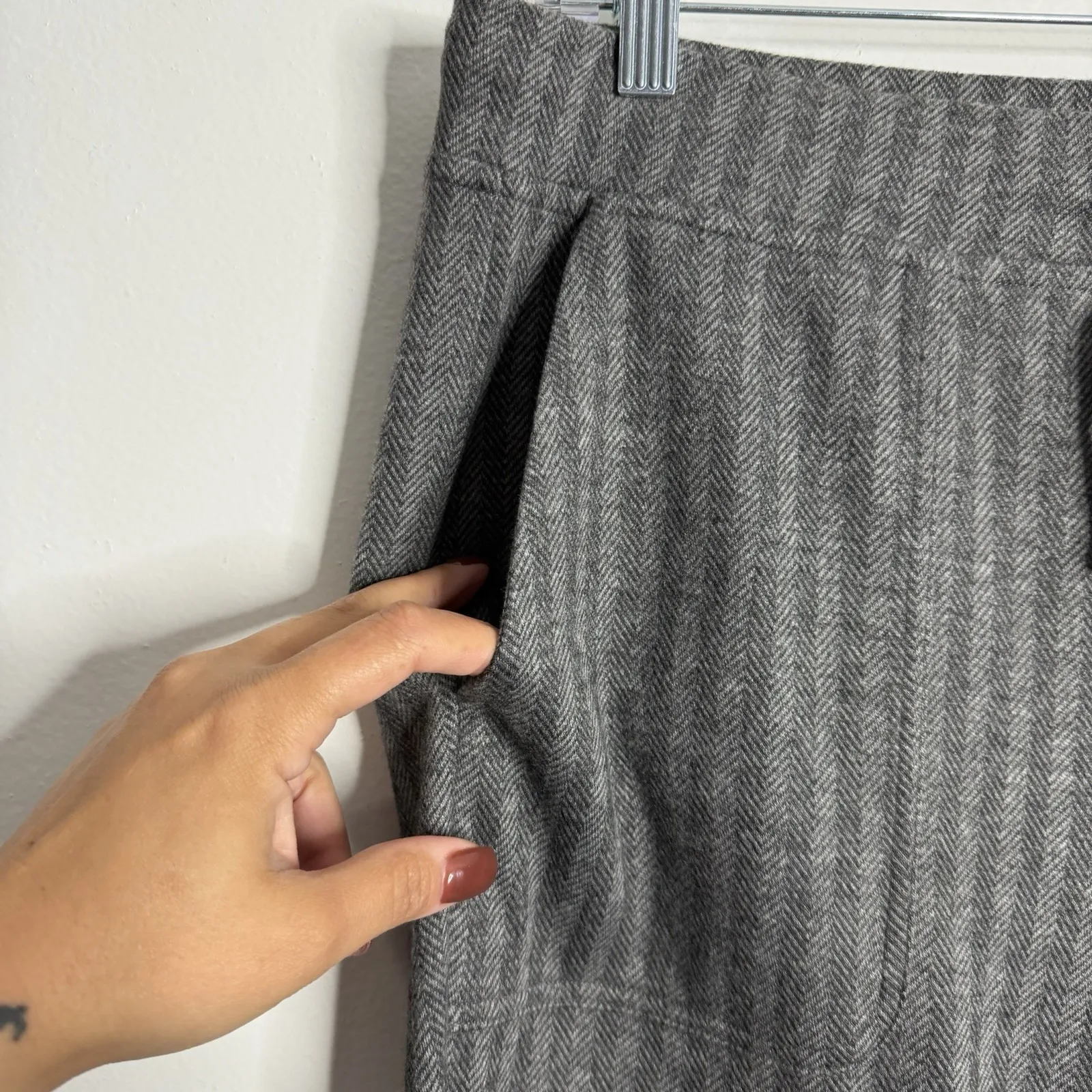 Talbots Herringbone Luxe Ankle Zip Jogger Pant Gray Size Medium Petite - Image 7