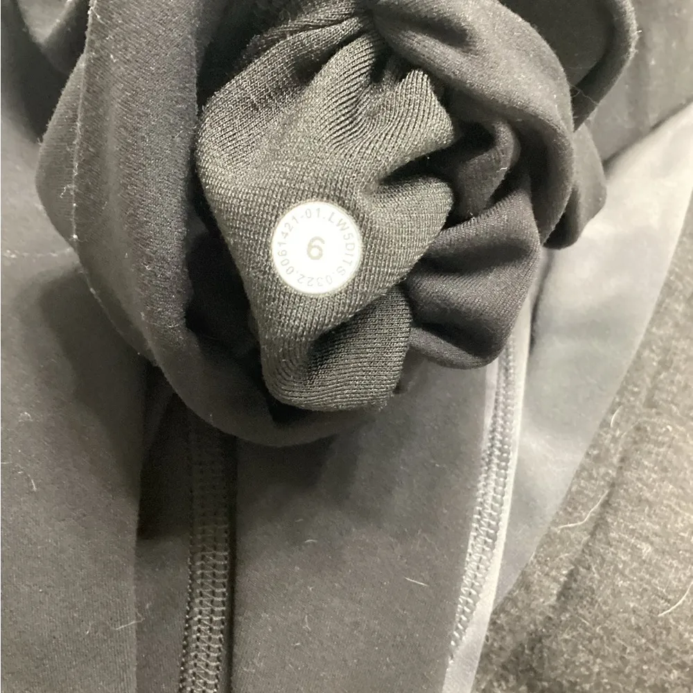 Lululemon Athletica Black Tie-Dye Scalloped Leggings - Image 5