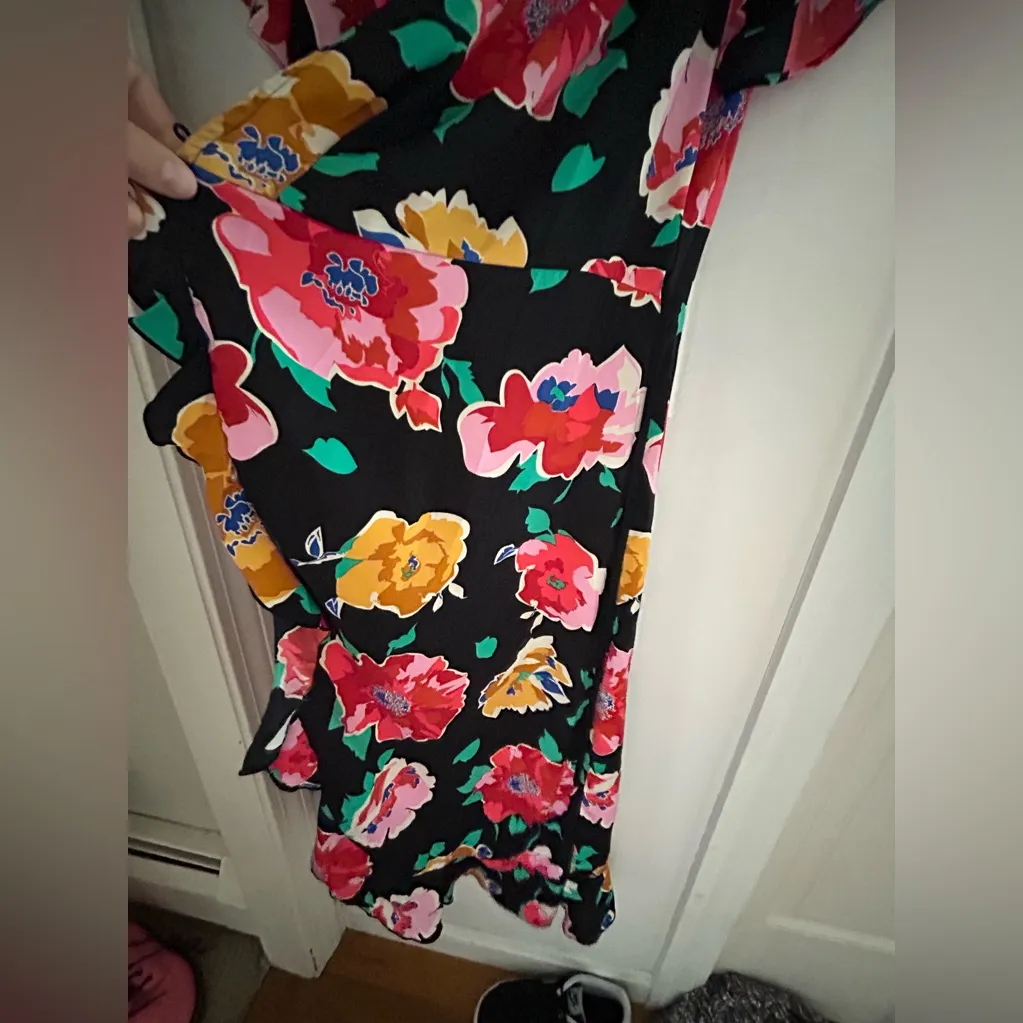 Who What Wear size small true wrap dress. Midi length. Ruffle on the bot… - Image 5