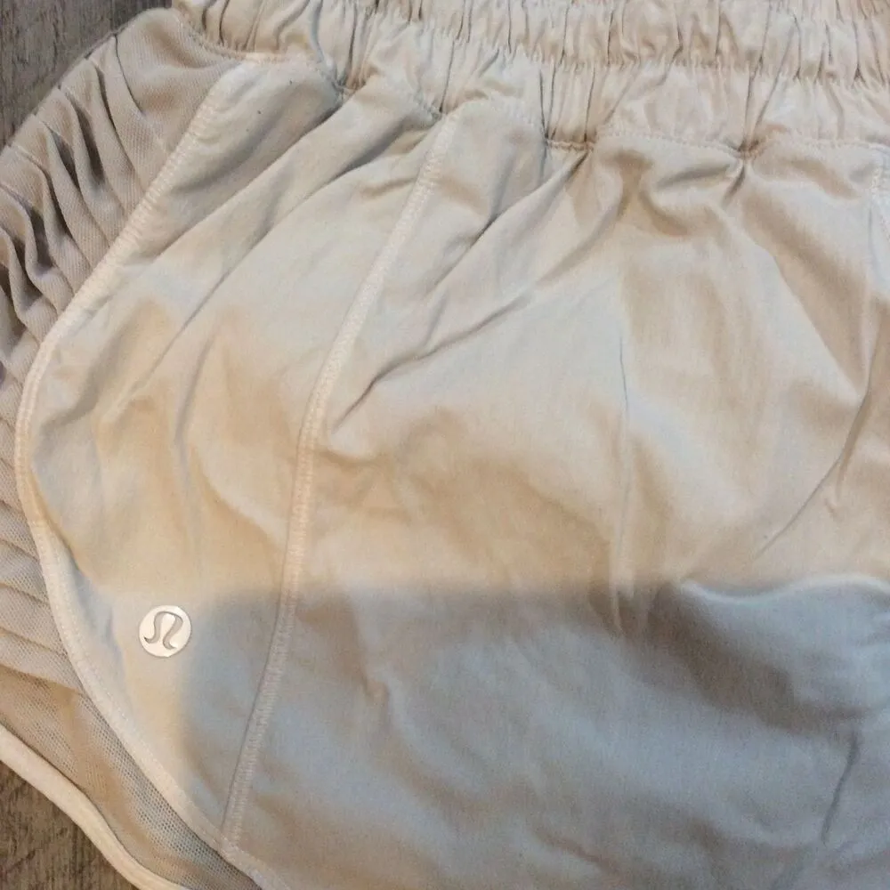 Lululemon Size 8 womens shorts Light gray athletic - Image 2