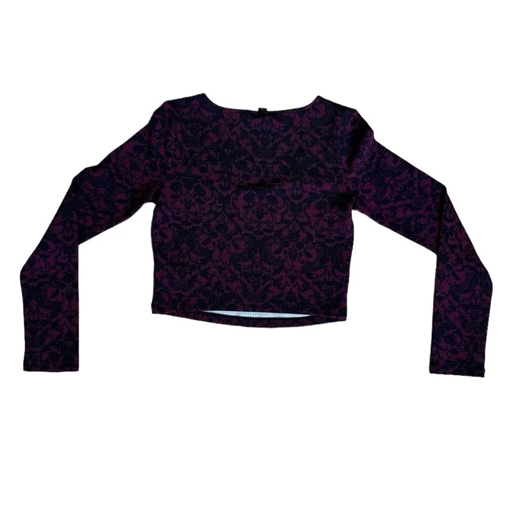 Forever 21 Burgundy Black Patterned Long Sleeve Shirt Large - Image 2