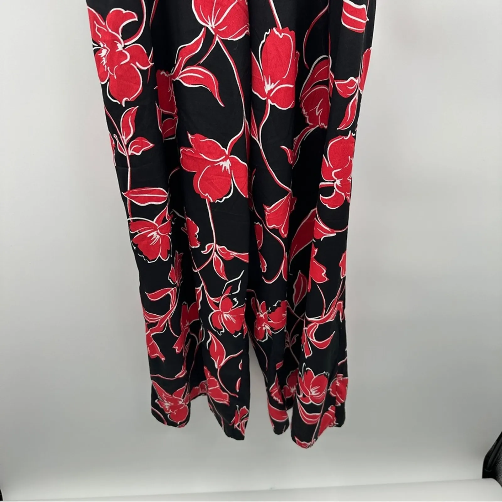Band of Gypsies Black & Red Floral Print Sleeveless‎ Jumpsuit Size M - Image 3