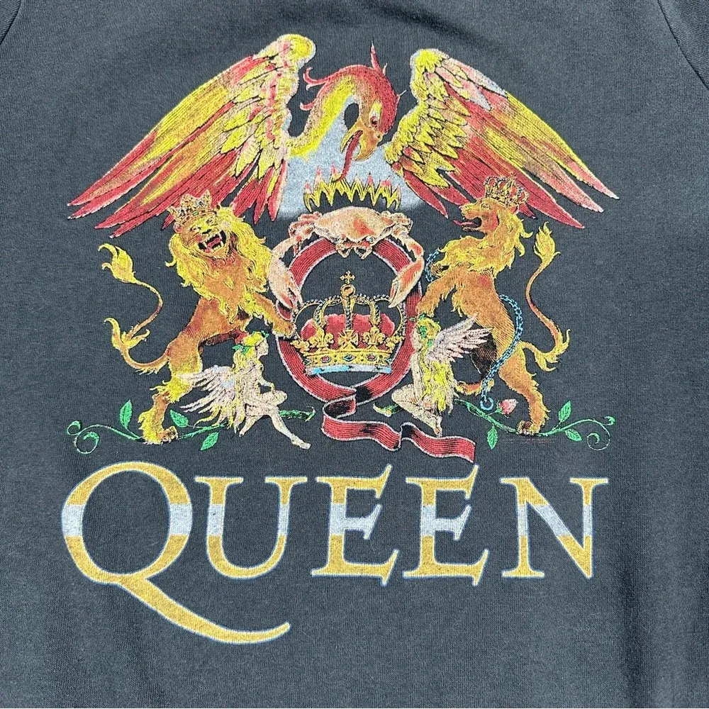 Queen Official Merch Graphic Sweatshirt Pullover Oversized Crest in Gray Size 0 - Image 5