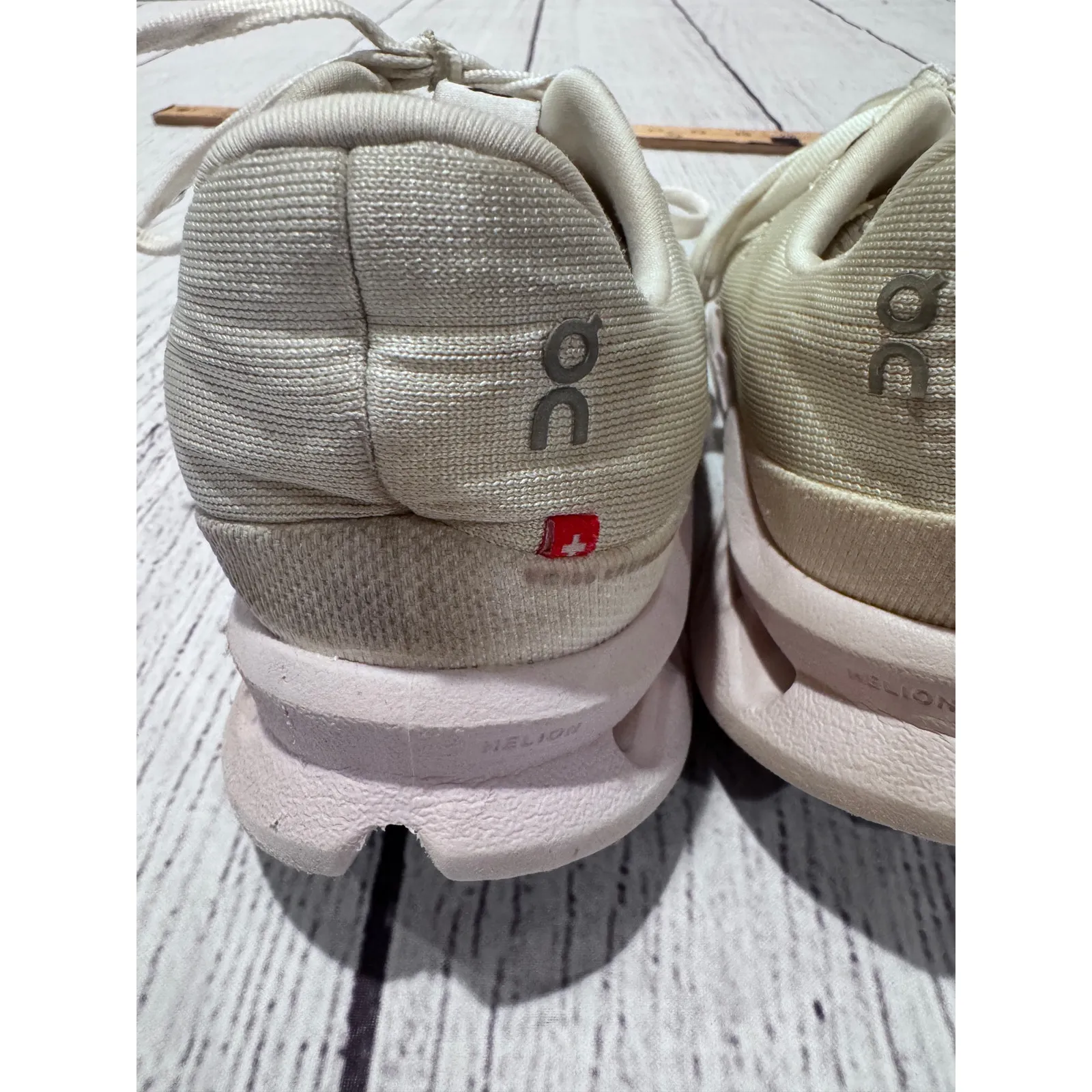 ON Cloud Running Shoes White Size 8 - Image 5