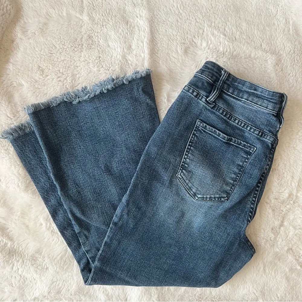 Cropped ankle flare jeans - Image 3