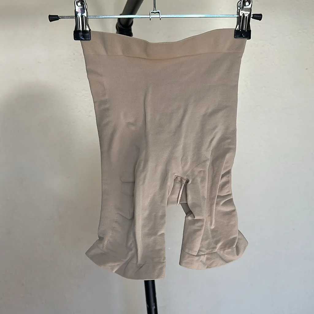 SKIMS‎ SEAMLESS SCULPT MID THIGH SHORT NWOB size XS mica clay - Image 5