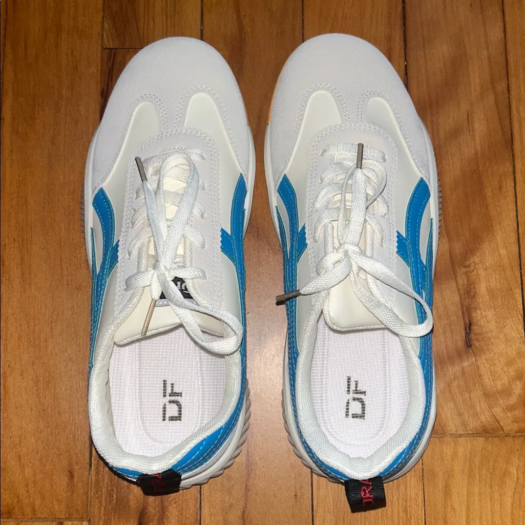 NWOT De Florance Cloudea Sneakers White Size 10.5 - Image 5