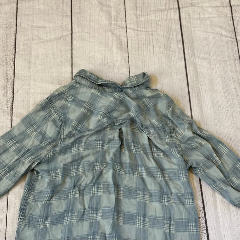 Be Cool size large blue plaid long sleeve tie front button shirt - Image 11