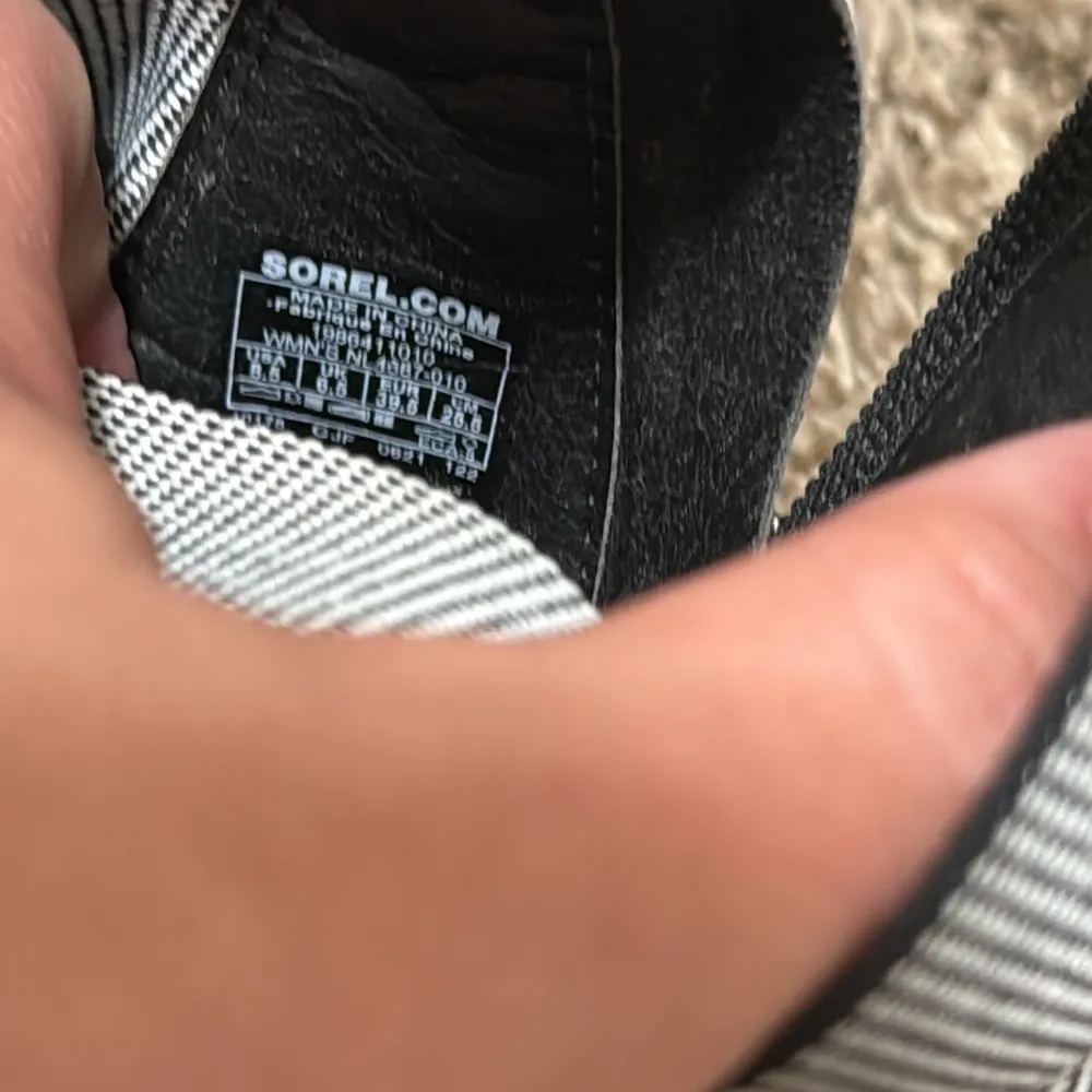 Sorel Joanie III sport strap sandal woman size 8.5 black white sold out online - Image 8