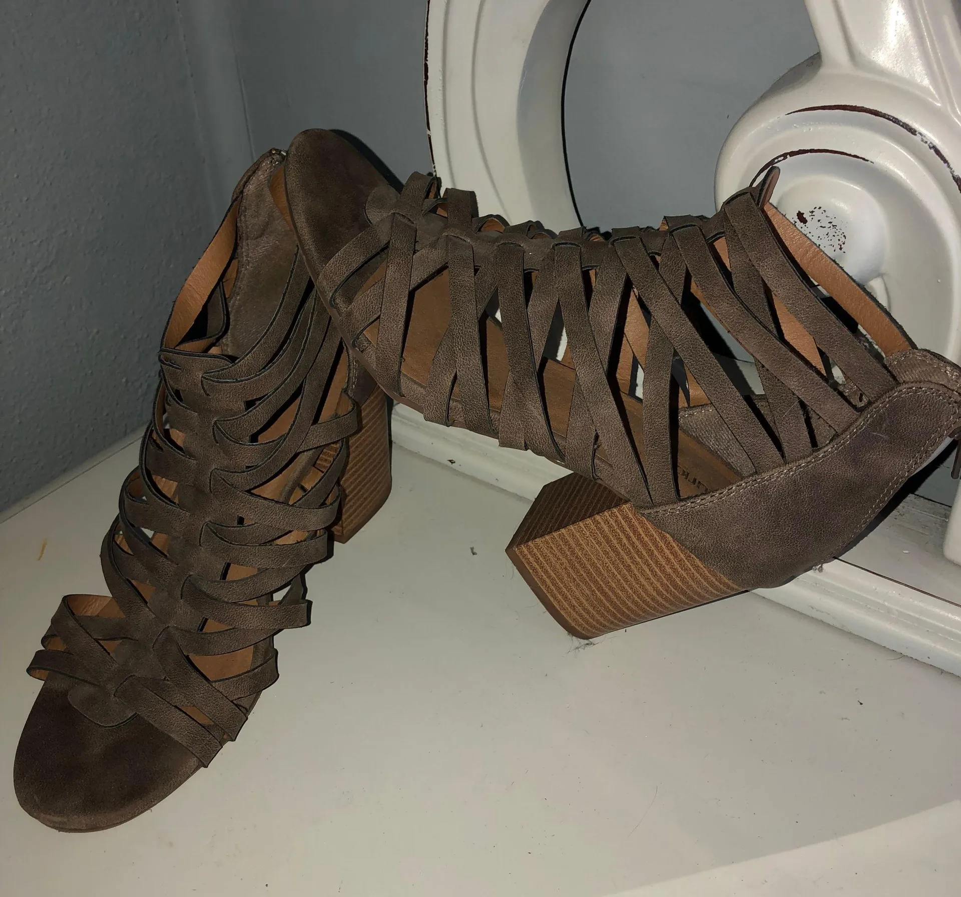 maurices gray heels  - Image 3