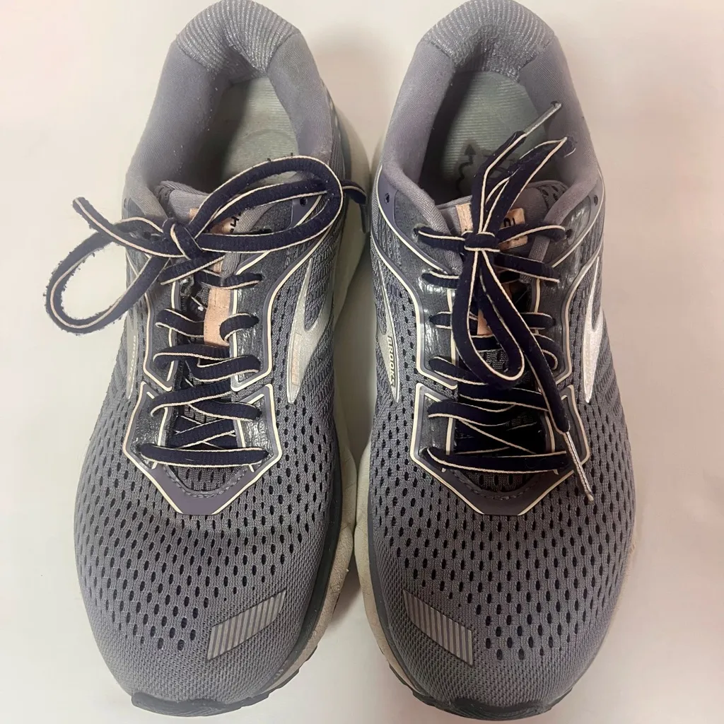 Brooks Ghost 12 Athletic Shoes Gray Purple Size 9.5 Womens - Image 2