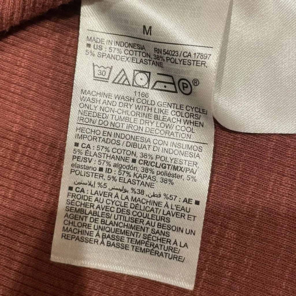 Old Navy Fitted Rib Tank Top - Image 4