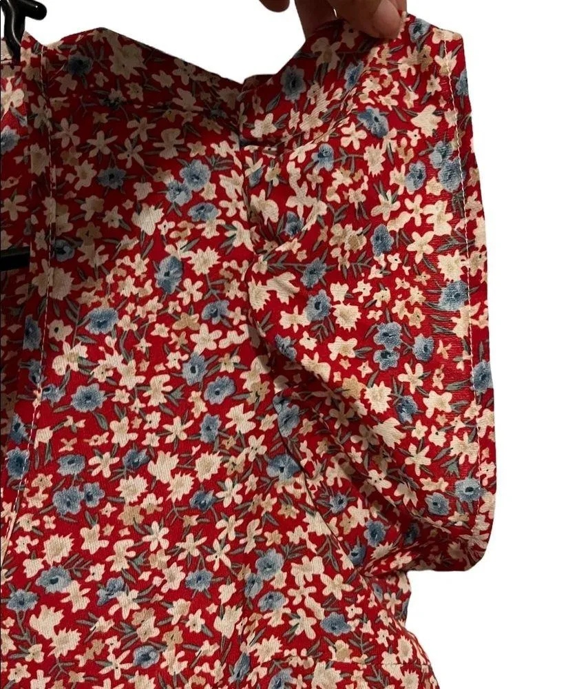 Shein red flower Ditsy Floral Peplum Blouse size small - Image 2