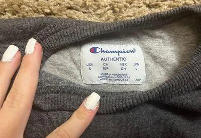 Cropped Crewneck - Image 2