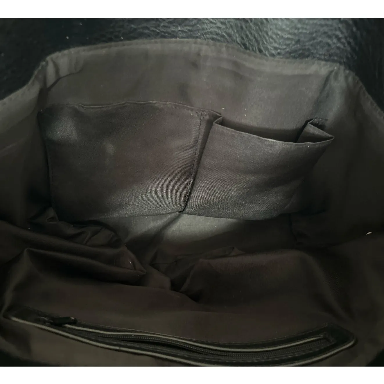 Women’s Black Textured Handbag Zipper‎ and Side Pockets Inside Pockets Both Ends - Image 4