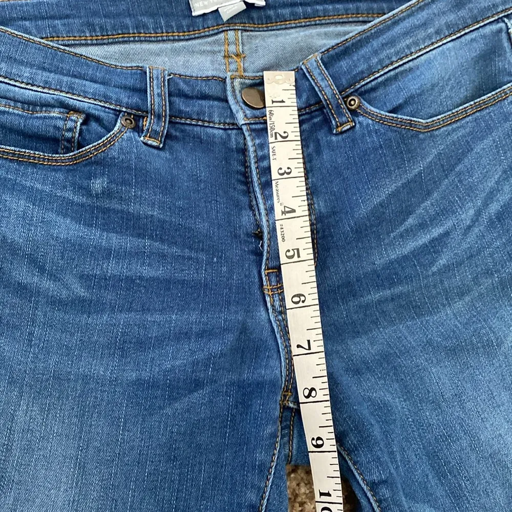 New York & Company Skinny Jeans Medium Wash 4 Blue - Image 4