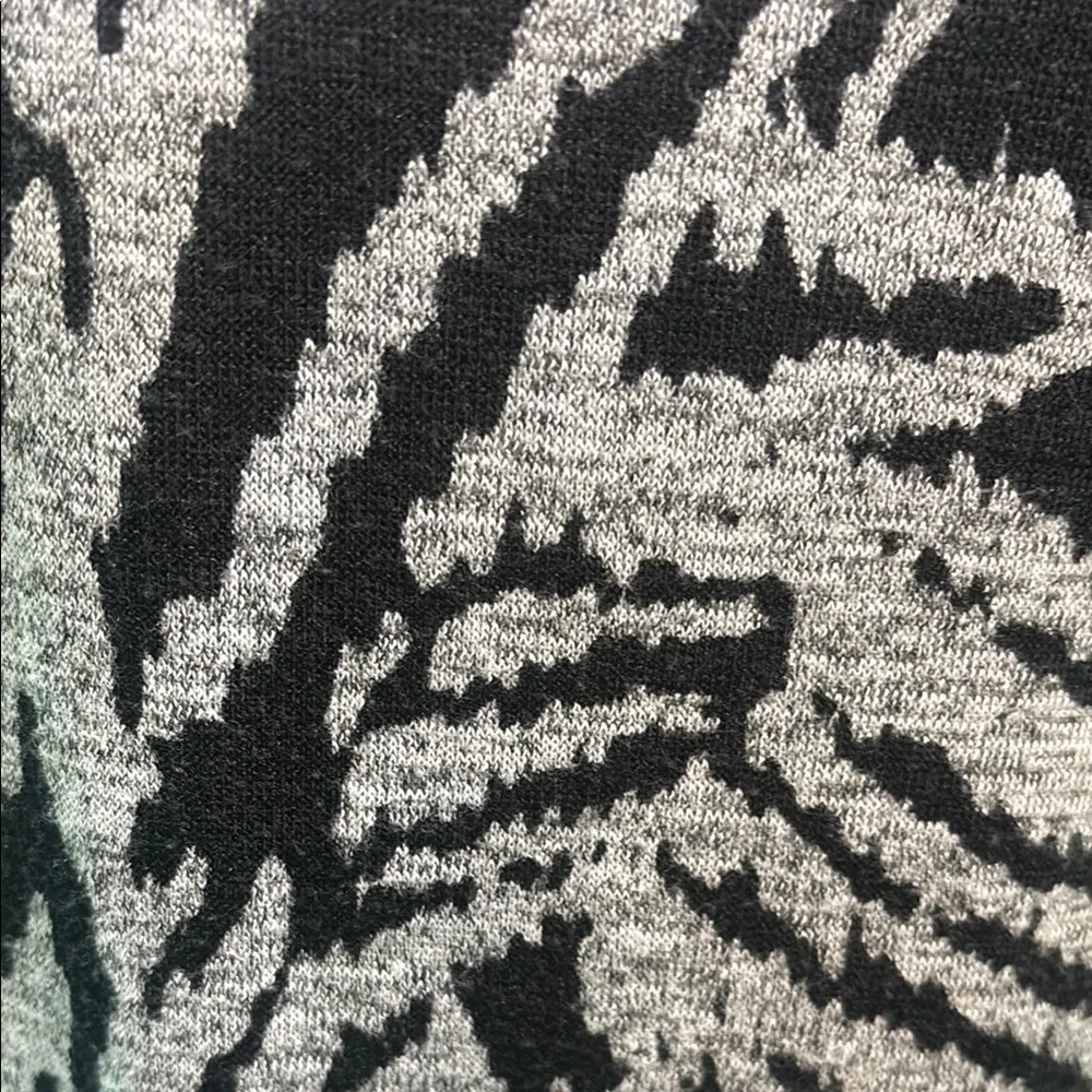 Tiana B. Black and White Bateau Neck Sweater Dress Size 6 - Image 3