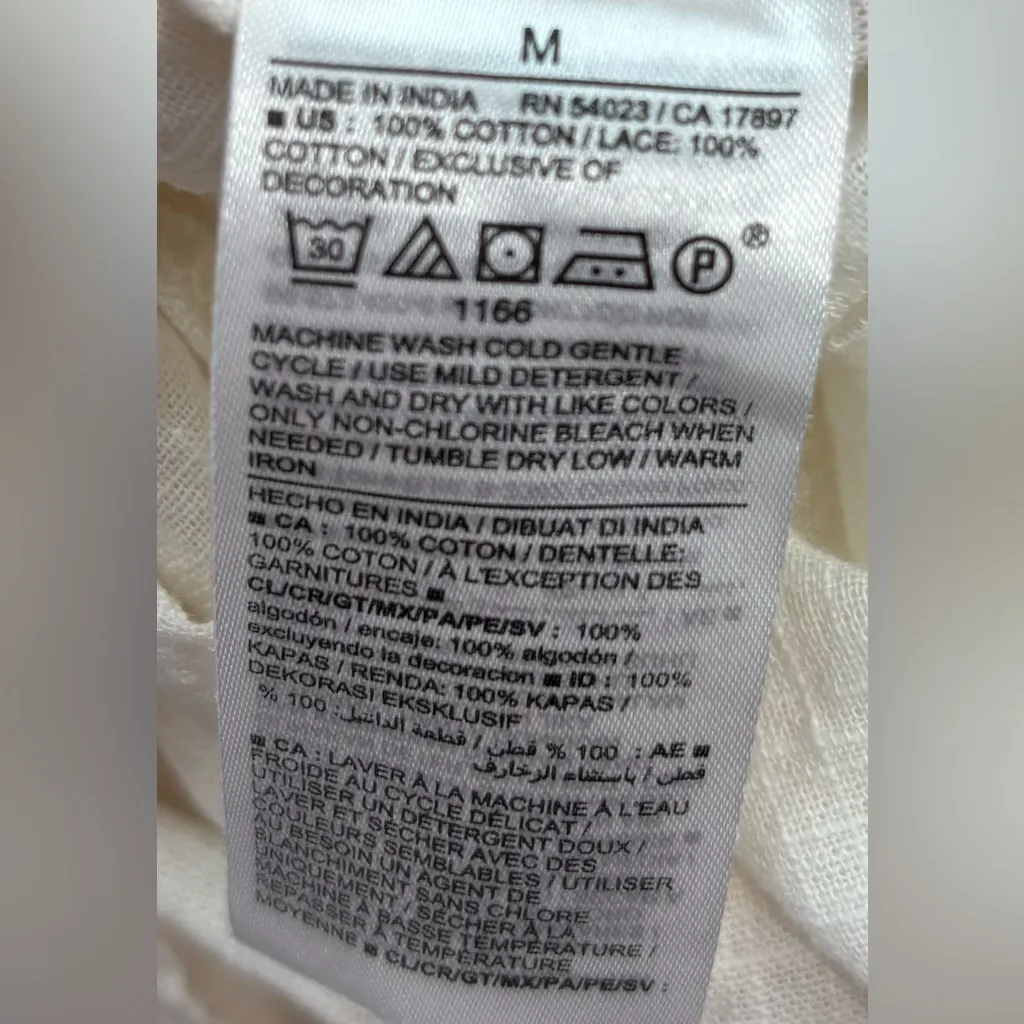 Old Navy M Boho Crocheted Trim Cotton Crop Top in Off-White - Image 4