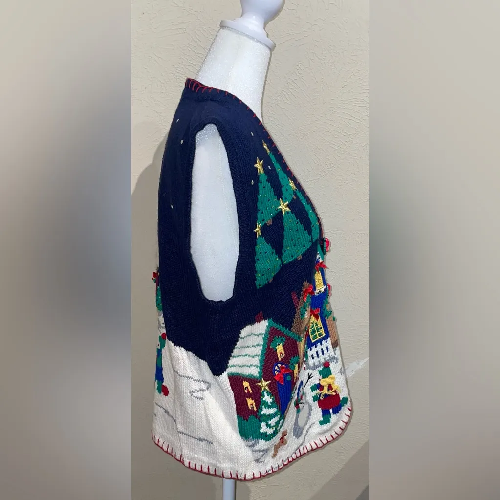 Belle Pointe NWT Women’s Size M Navy Christmas Village Scene Sweater Vest Winter Blue Size M - Image 9