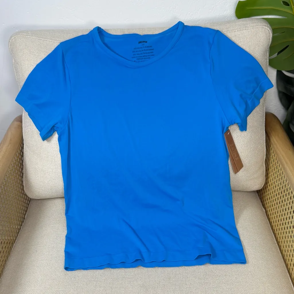 NWT Skims Soft Smoothing T Shirt Size large - Image 2