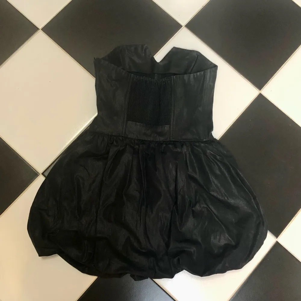 Vintage Y2K Betsy Johnson Coated Strapless Bubble Mini Dress Black Goth Prom sz8 - Image 8